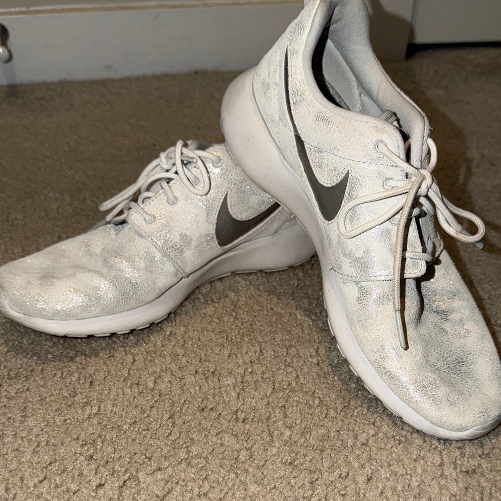 Nike Women’s White Sneakers with Silver Swoosh